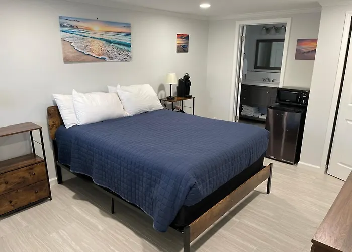 Cheap hotel: The Surf Beach Motel